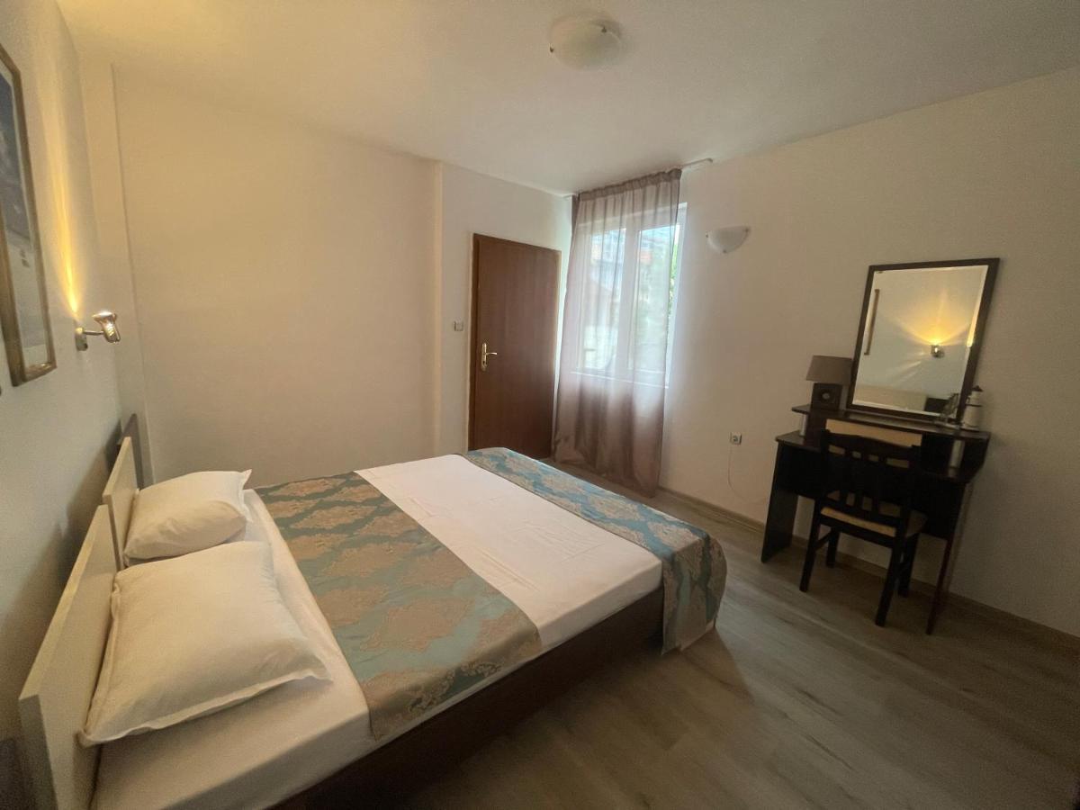 Family Hotel Aqua Ravda Exterior photo