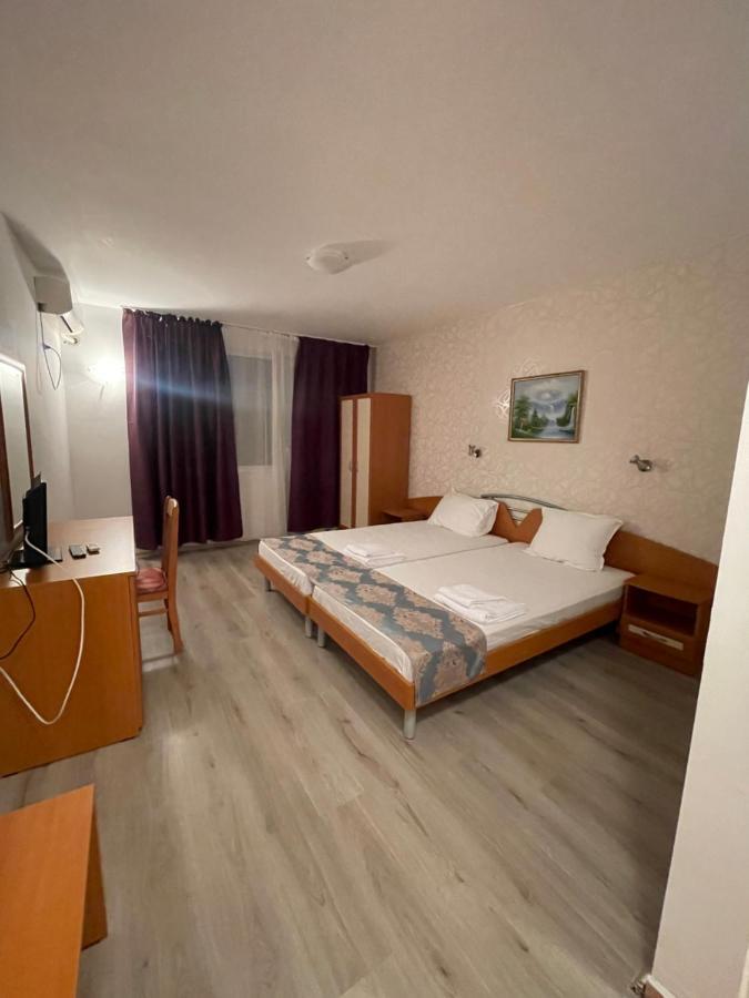 Family Hotel Aqua Ravda Exterior photo